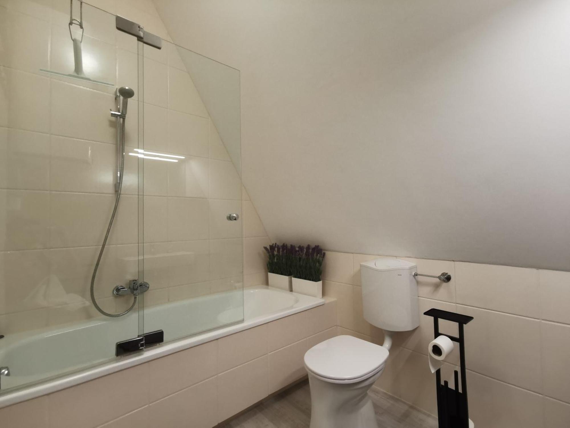 Moderne Dachgeschosswohnung Zentral By Seebnb Velden am Wörthersee Eksteriør billede