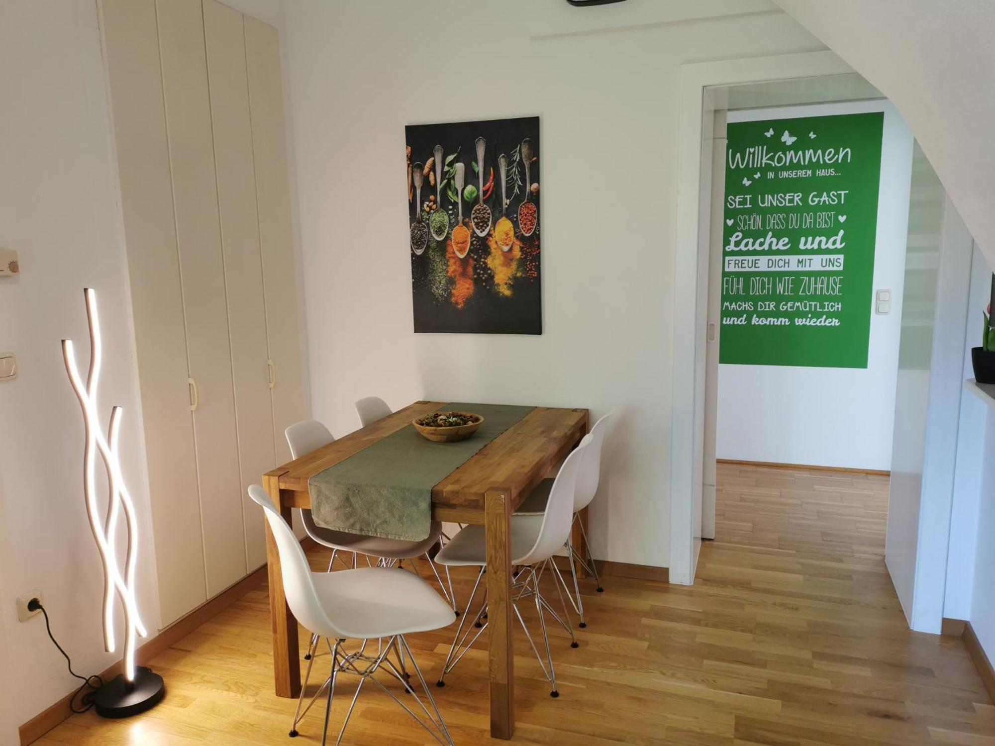 Moderne Dachgeschosswohnung Zentral By Seebnb Velden am Wörthersee Eksteriør billede